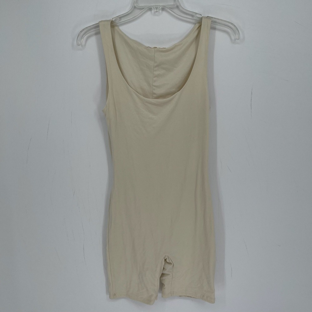 Heart & Hips Women's Cream Sleeveless Scoop Neck Stretch Romper Bodysuit Size S
